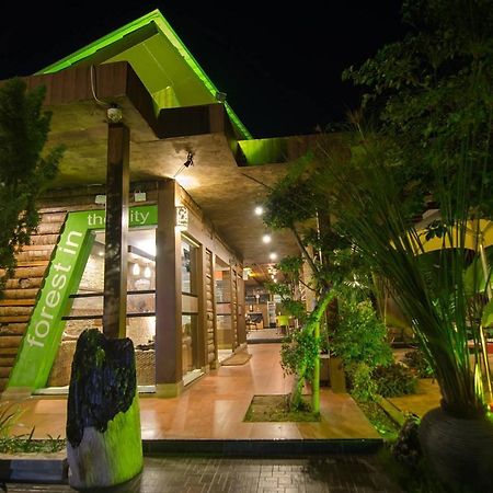 Lawaka Hotel Ampana Esterno foto
