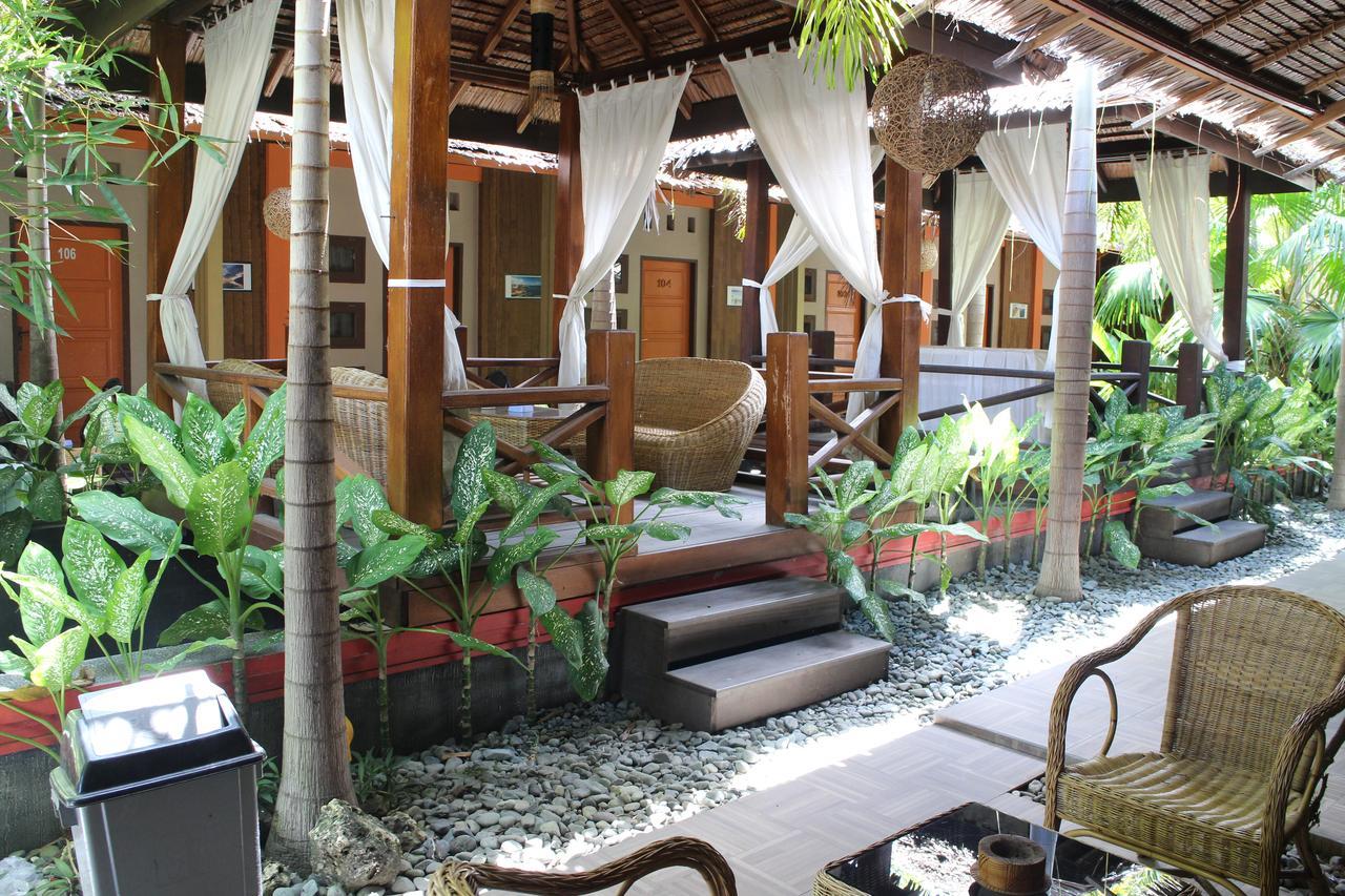 Lawaka Hotel Ampana Esterno foto