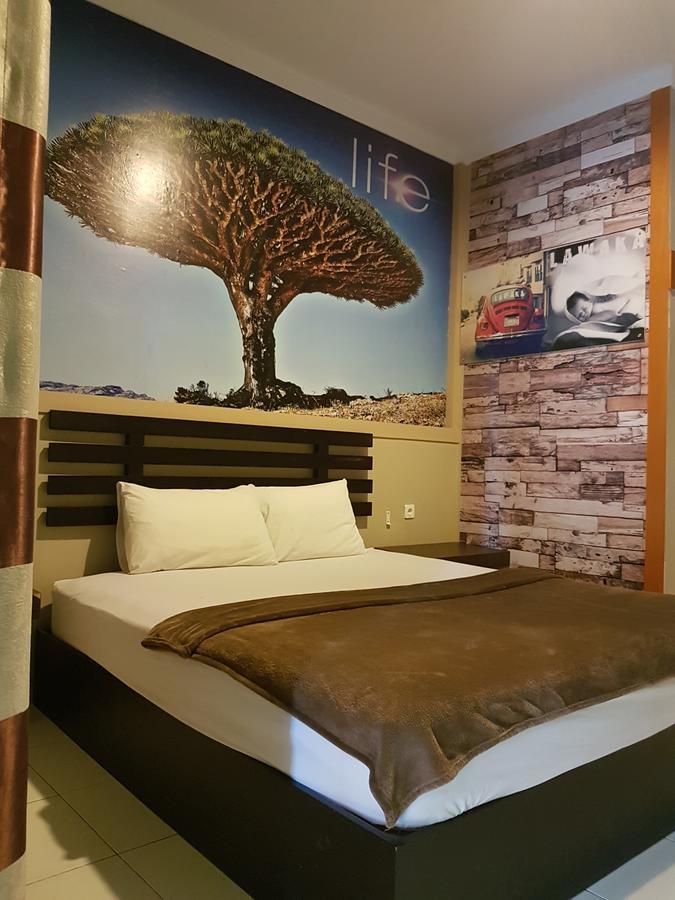 Lawaka Hotel Ampana Esterno foto