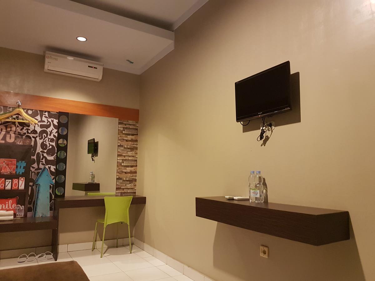 Lawaka Hotel Ampana Esterno foto